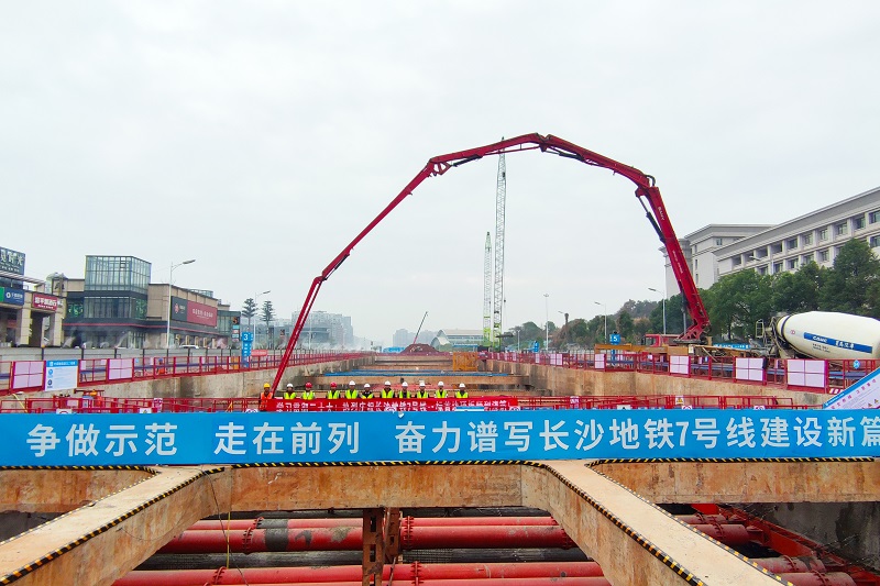 长沙地铁7号线建设加速推进,以工程实绩践行党的二十大精神 (1).jpg